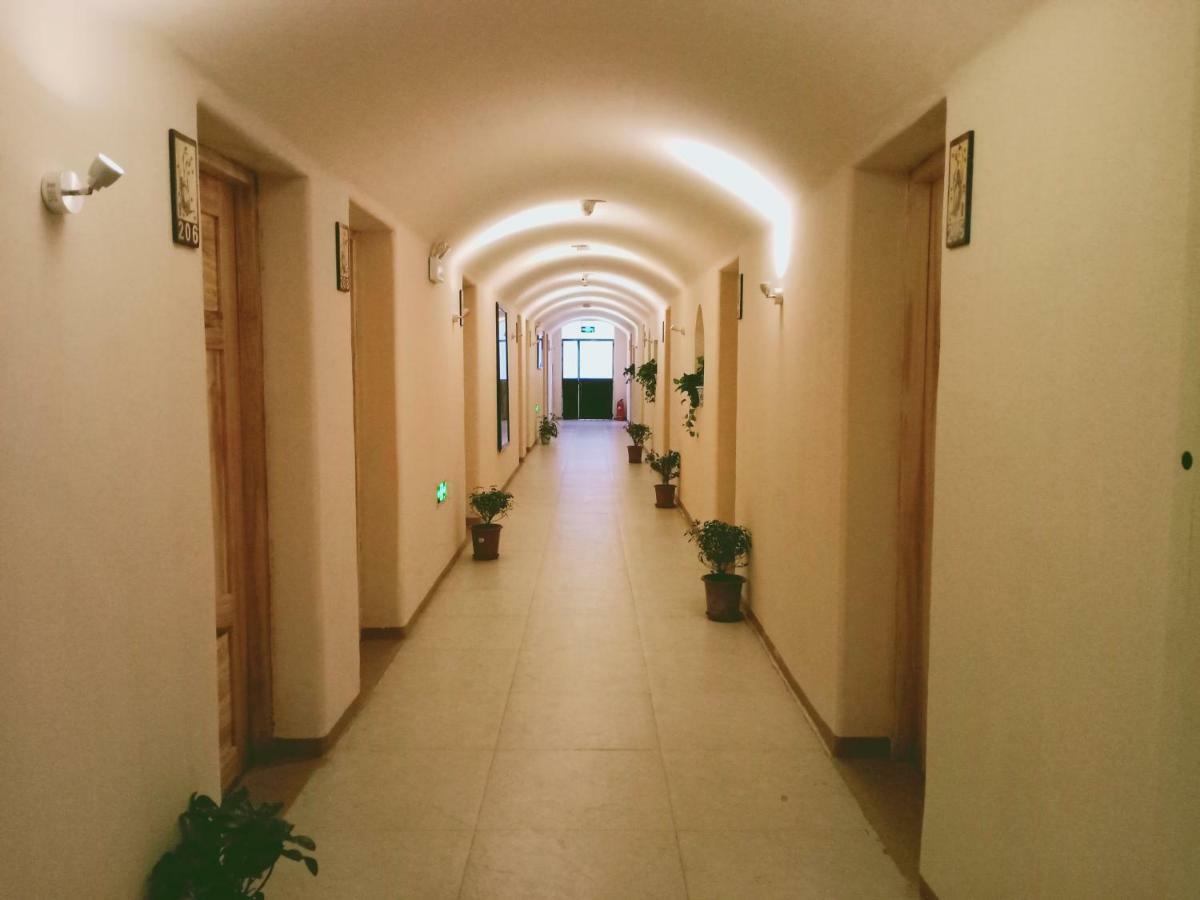 Right Here Hotel Dunhuang Exterior foto